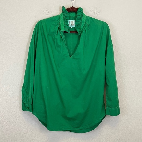 A SHIRT THING Kelly Green‎ Ruffle Neck Long Sleeve Top Size XS - Picture 2 of 9